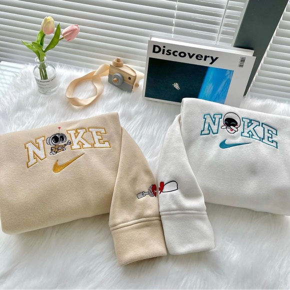 Hanes Sweaters - Hoodies Wall E and Eve from the Universe| Sets| Embroidered